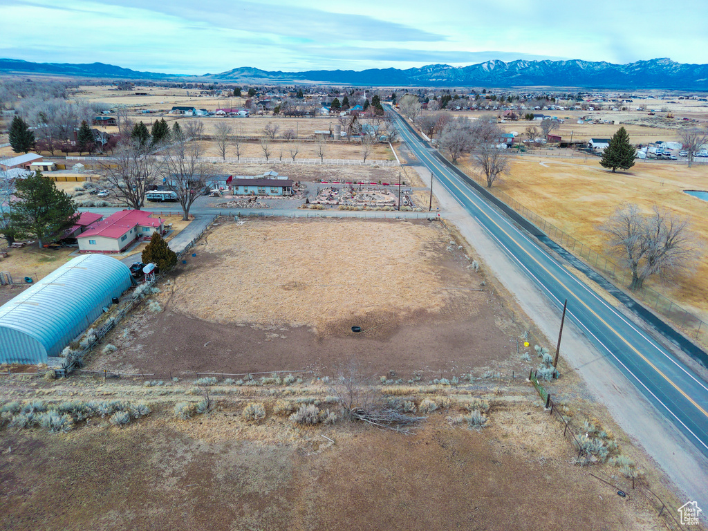 Aerial view with a mountain view