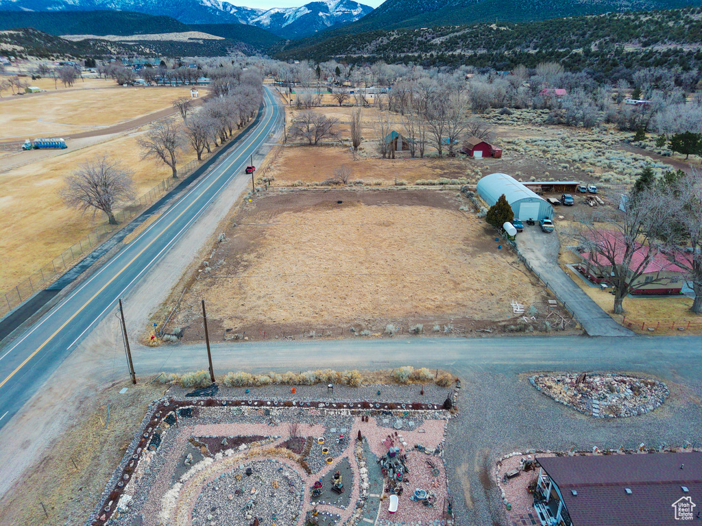 Aerial view with a mountain view