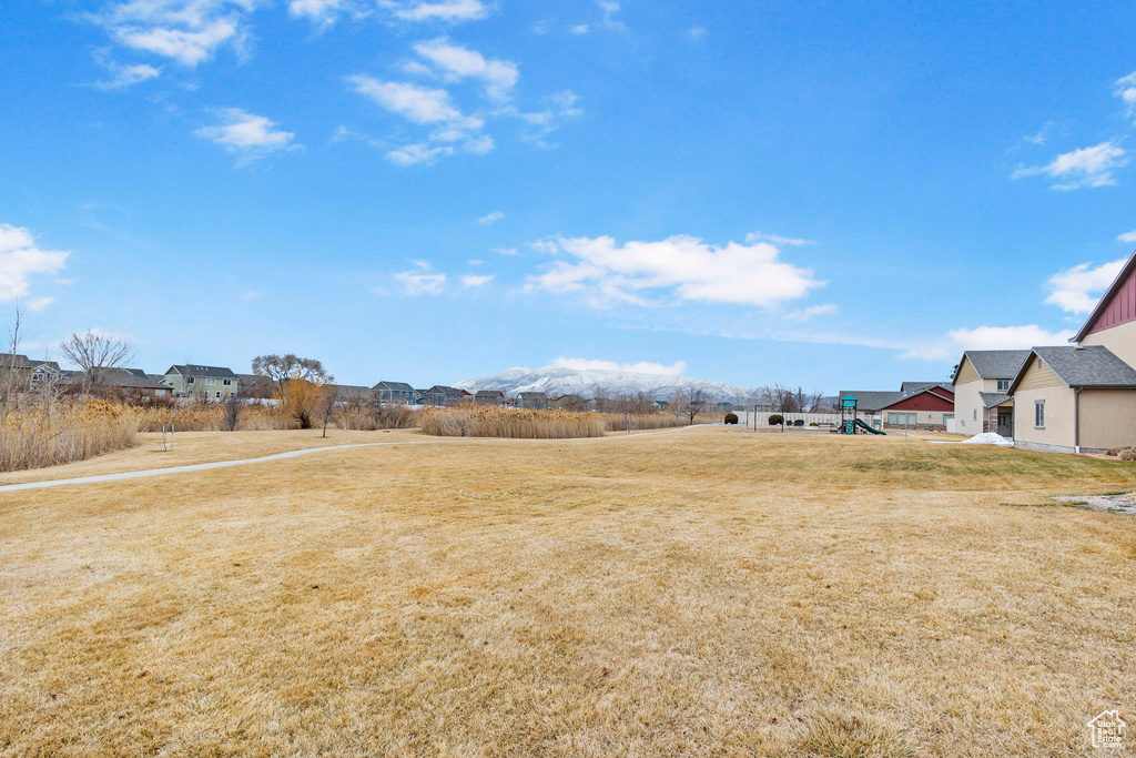 View of yard featuring a residential view