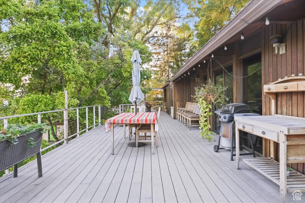 Wooden terrace with area for grilling