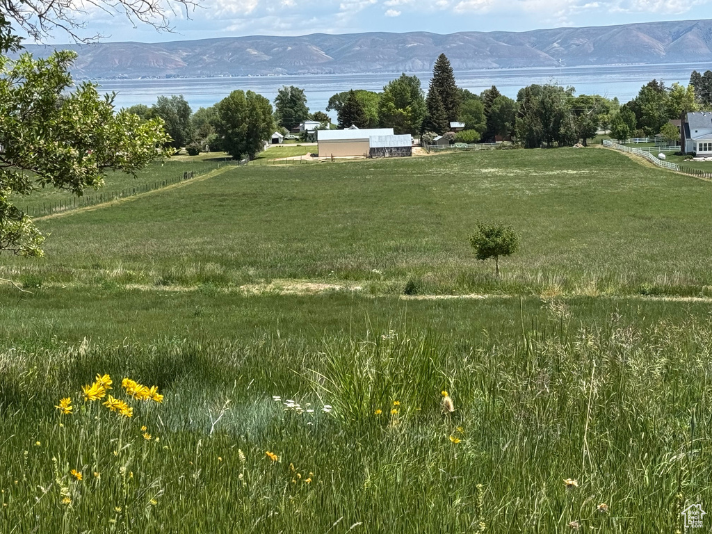 View of yard with a mountain view