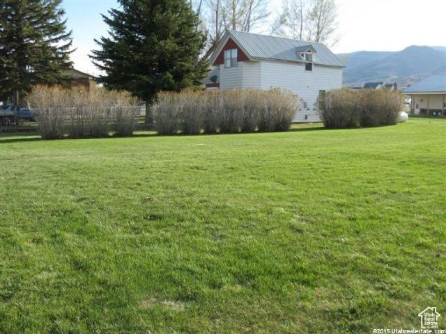 View of yard featuring a mountain view