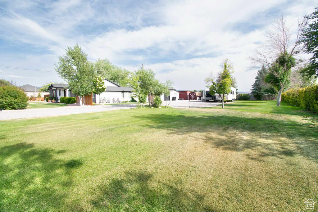 View of yard with a residential view