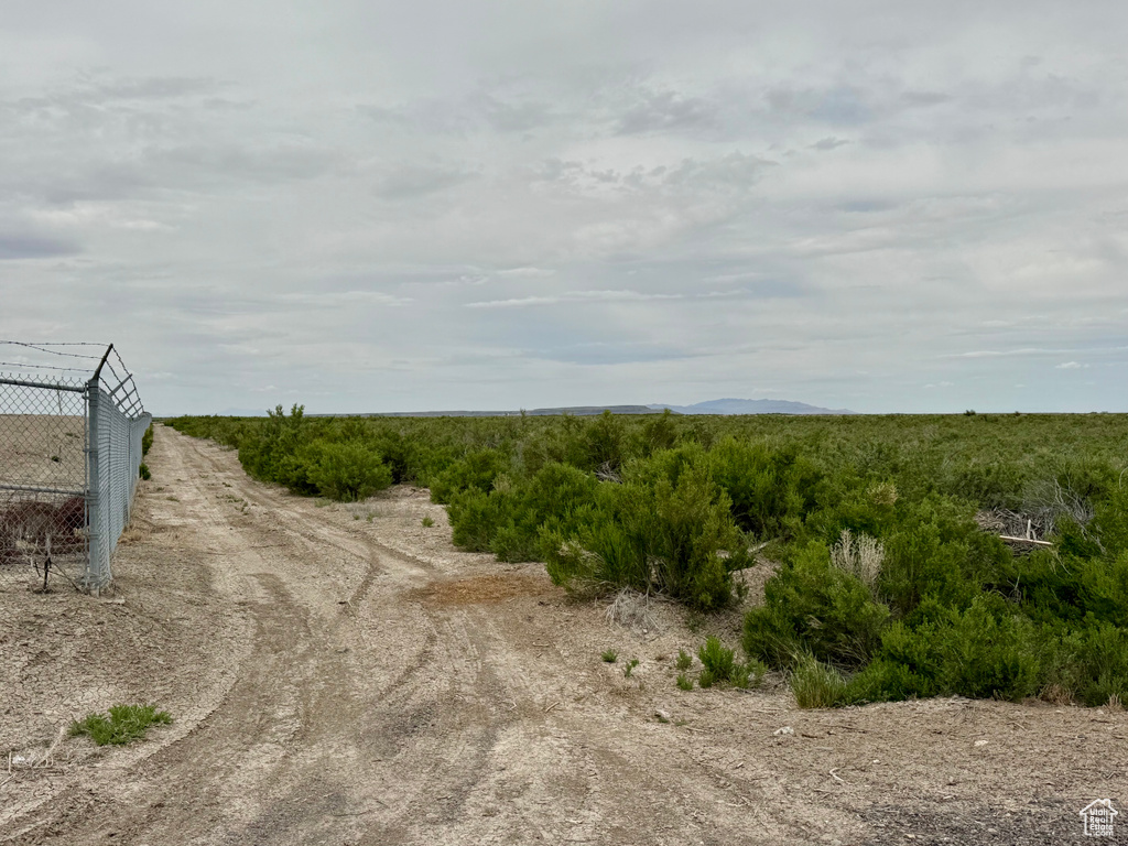 View of dirt / gravel road