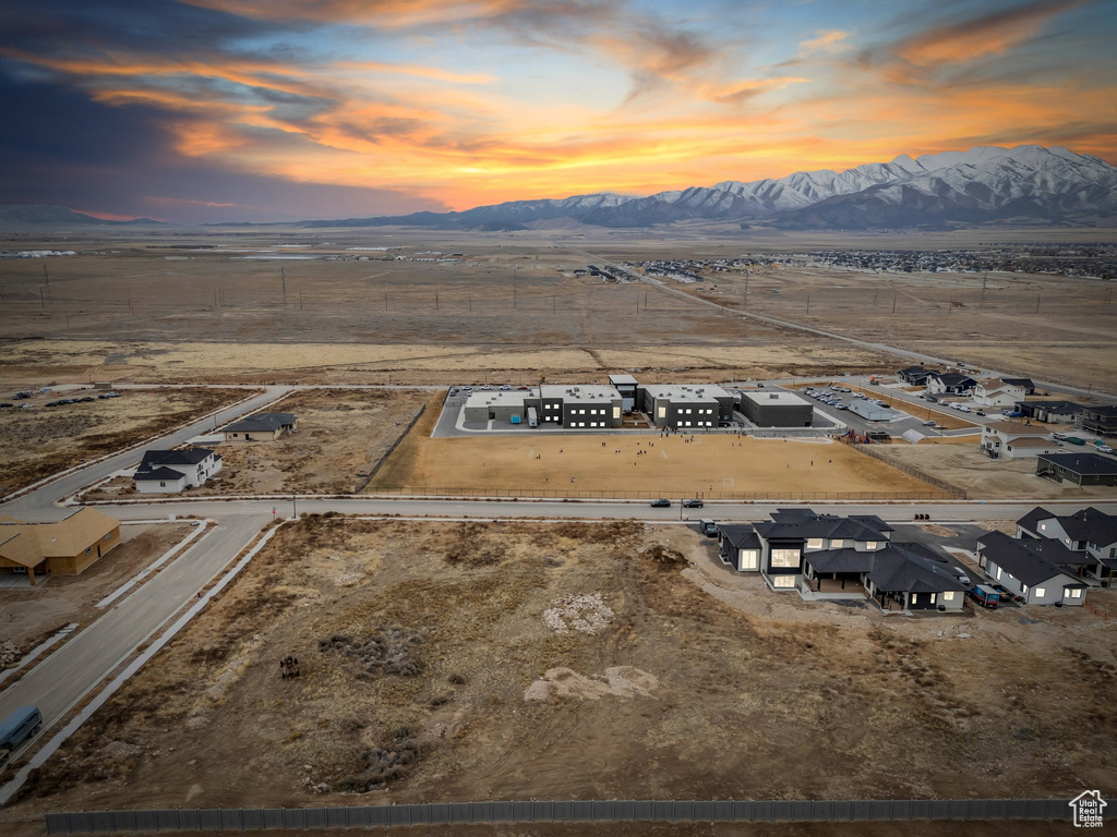 Aerial view with a mountain view