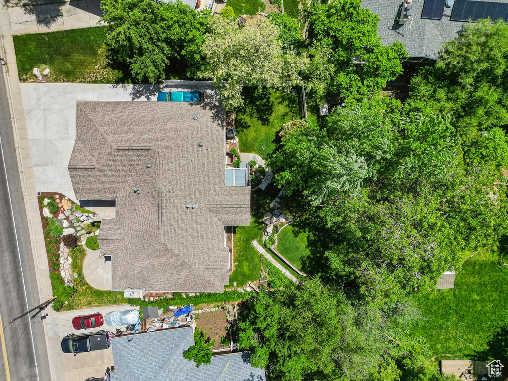 Aerial view of property and surrounding area