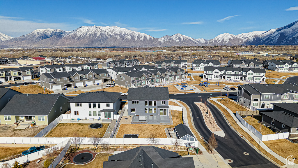 Bird's eye view featuring a residential view and a mountain view