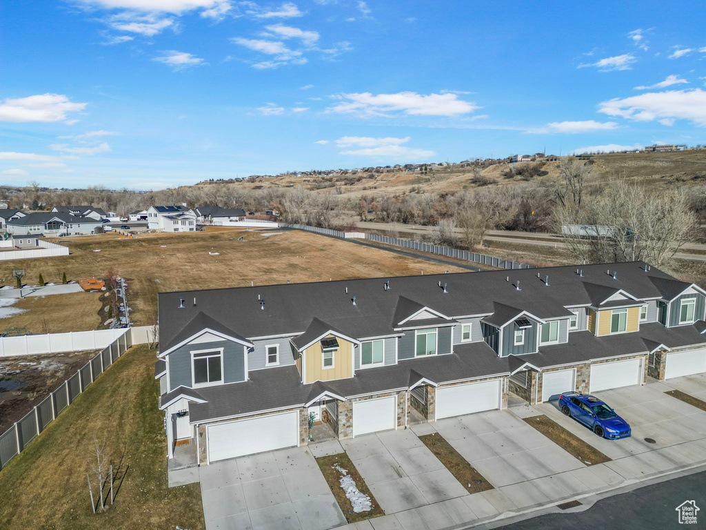 Birds eye view of property featuring a residential view