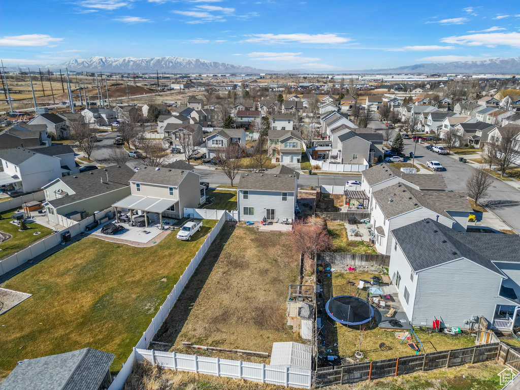 Bird's eye view featuring a residential view and a mountain view