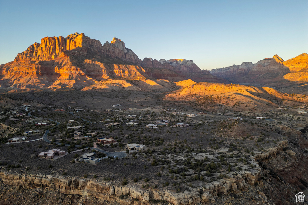 2566  ANASAZI WAY Springdale, UT 84767