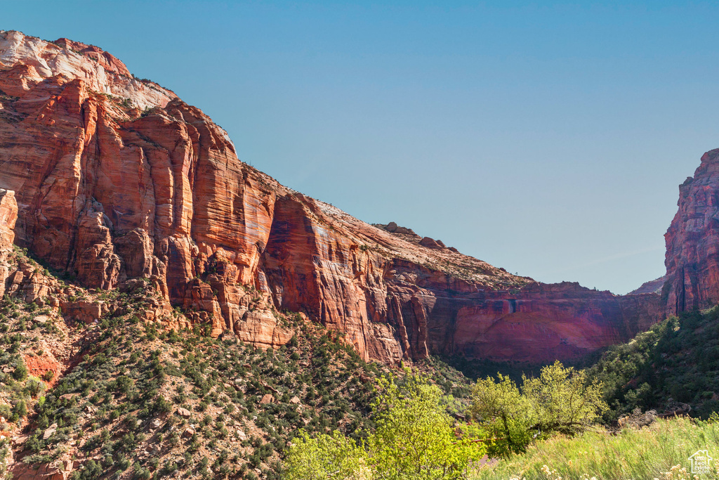 2566  ANASAZI WAY Springdale, UT 84767