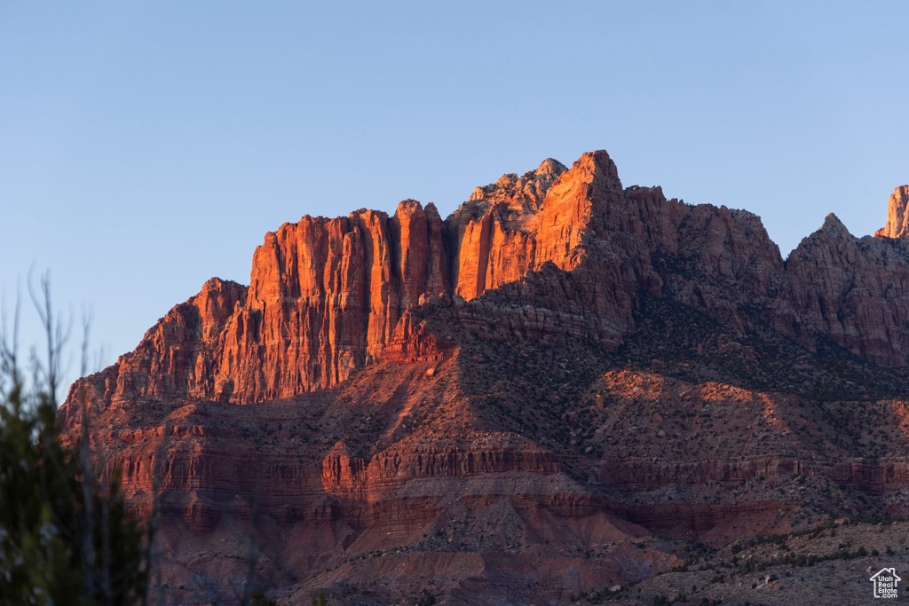 2566  ANASAZI WAY Springdale, UT 84767