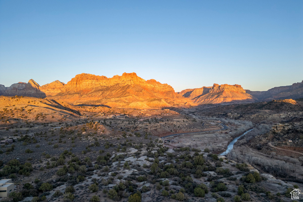 2566  ANASAZI WAY Springdale, UT 84767