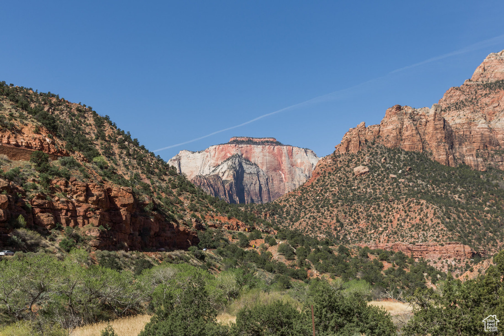 2566  ANASAZI WAY Springdale, UT 84767