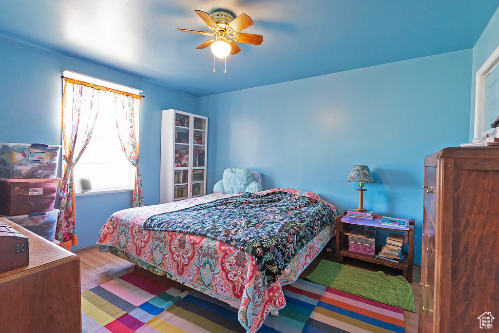 Bedroom with ceiling fan