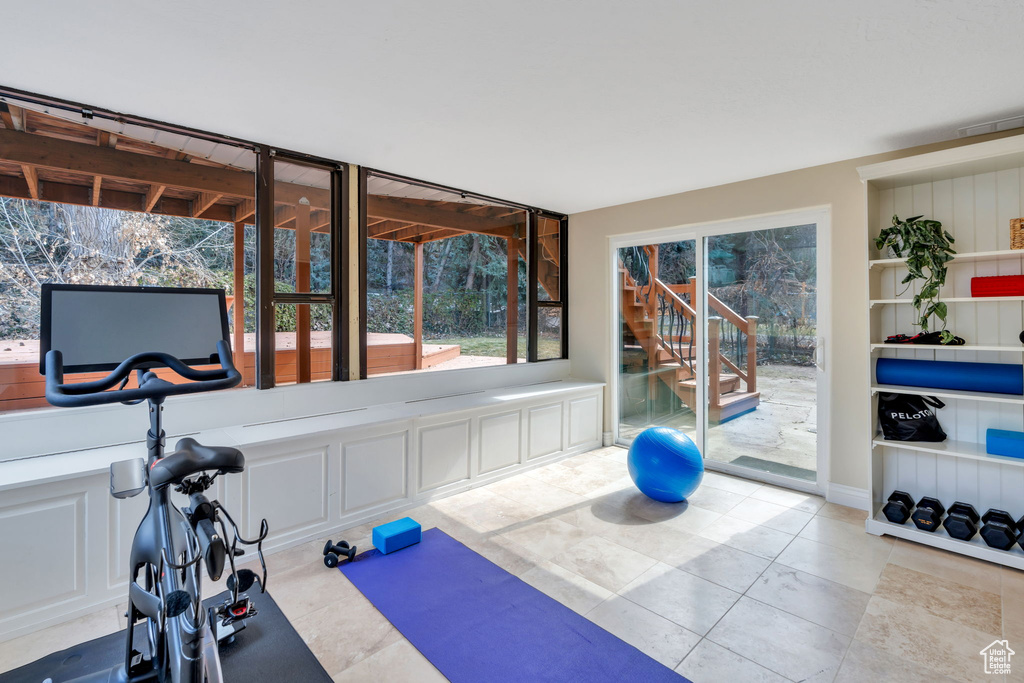 Exercise room with visible vents