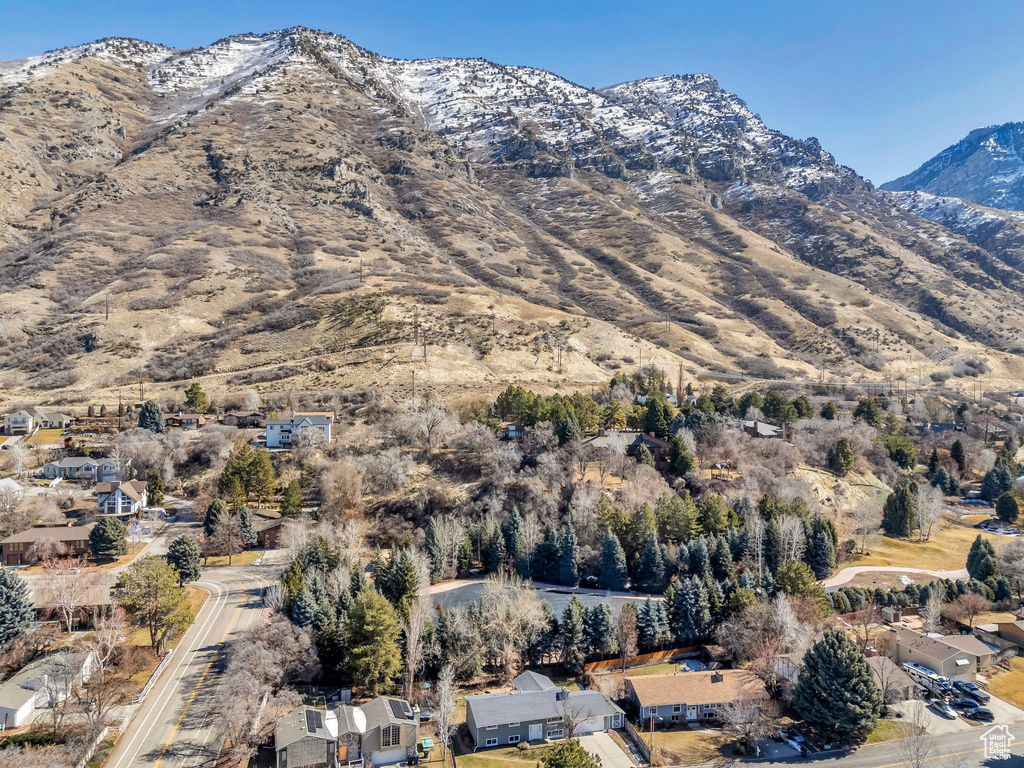 View of mountain feature featuring a residential view