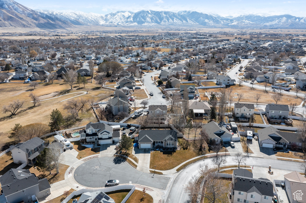 Bird\\\\\\\'s eye view featuring a residential view and a mountain view