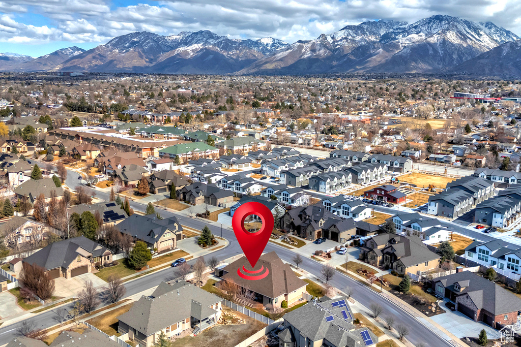 Bird\\\'s eye view featuring a residential view and a mountain view