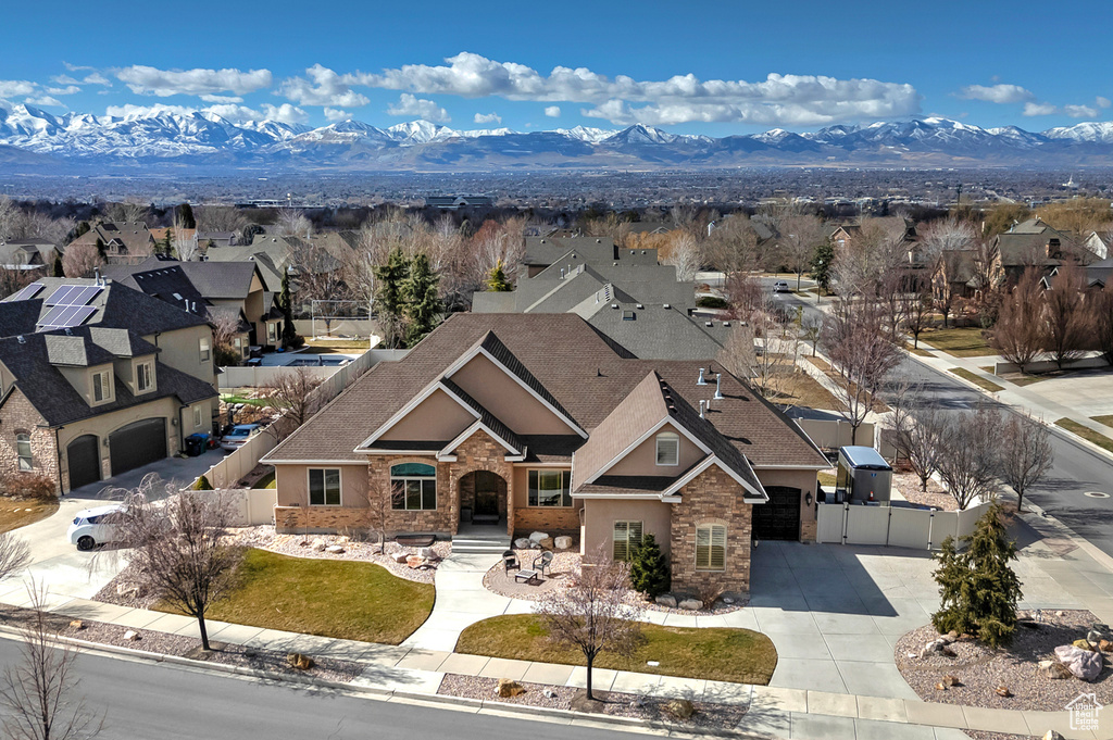 Birds eye view of property featuring a residential view and a mountain view