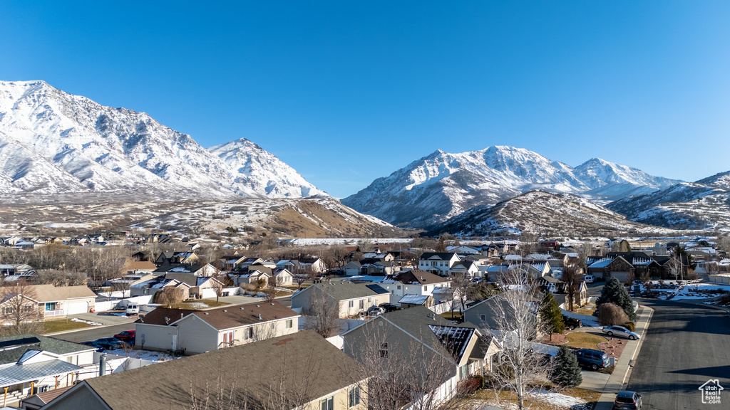 View of mountain feature featuring a residential view