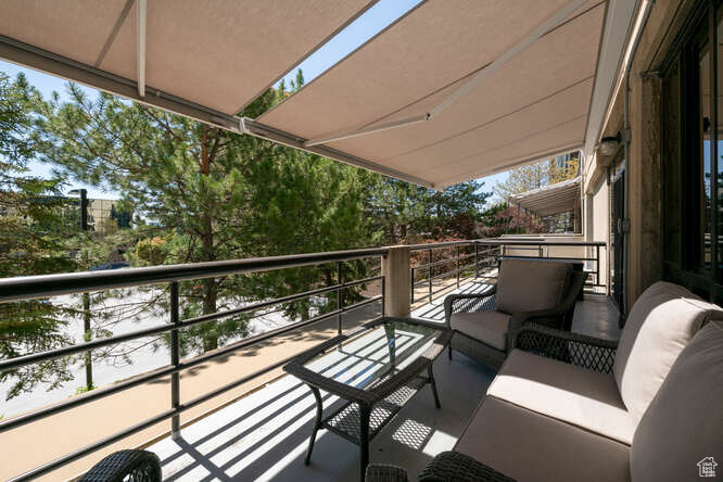 Balcony with an outdoor hangout area