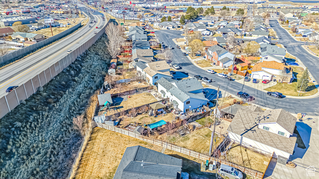 Birds eye view of property featuring a residential view