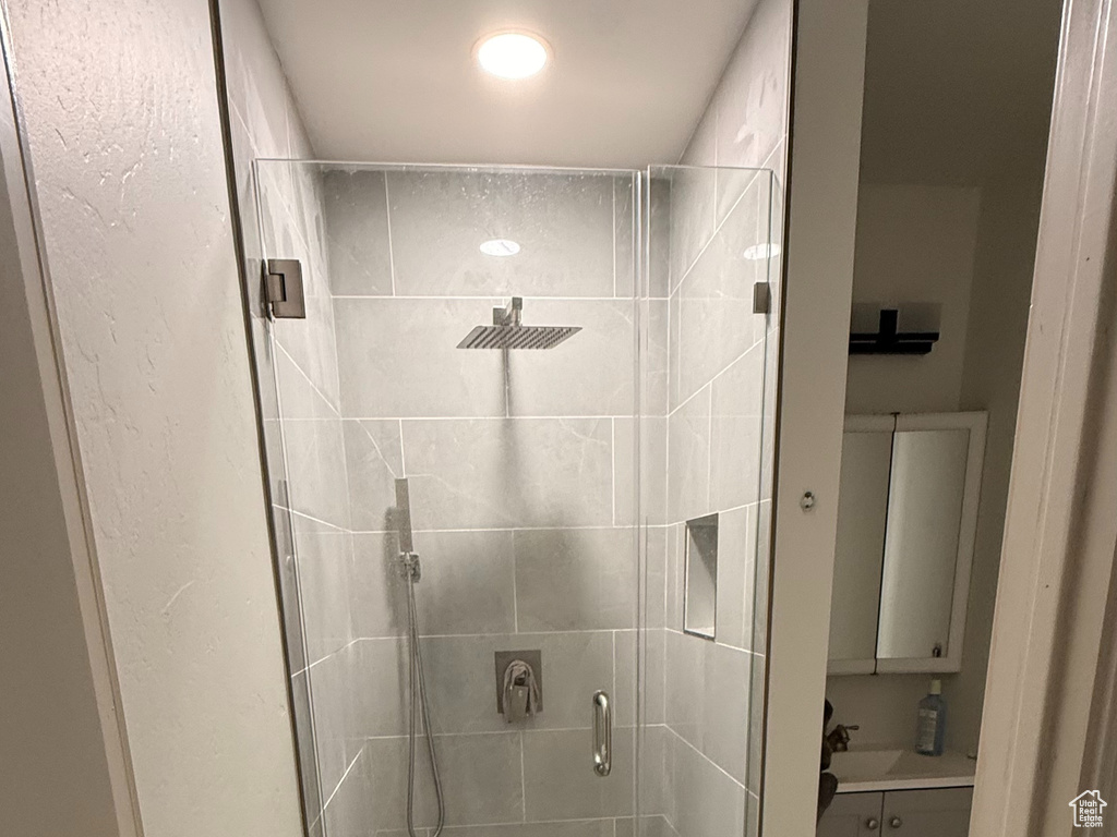 3922 W NIPOMA DUNE DR South Jordan, UT 84009