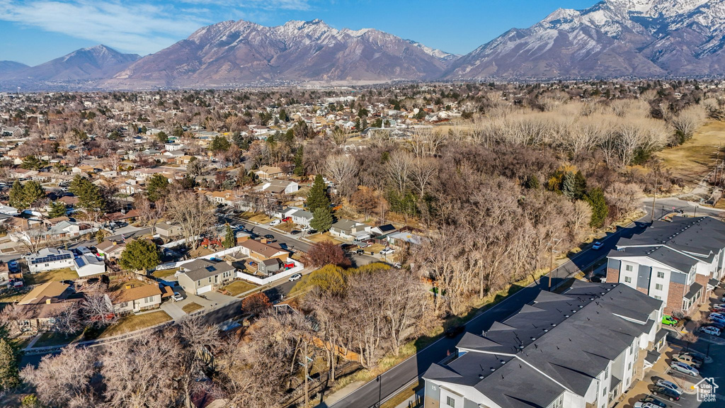 Birds eye view of property featuring a residential view and a mountain view