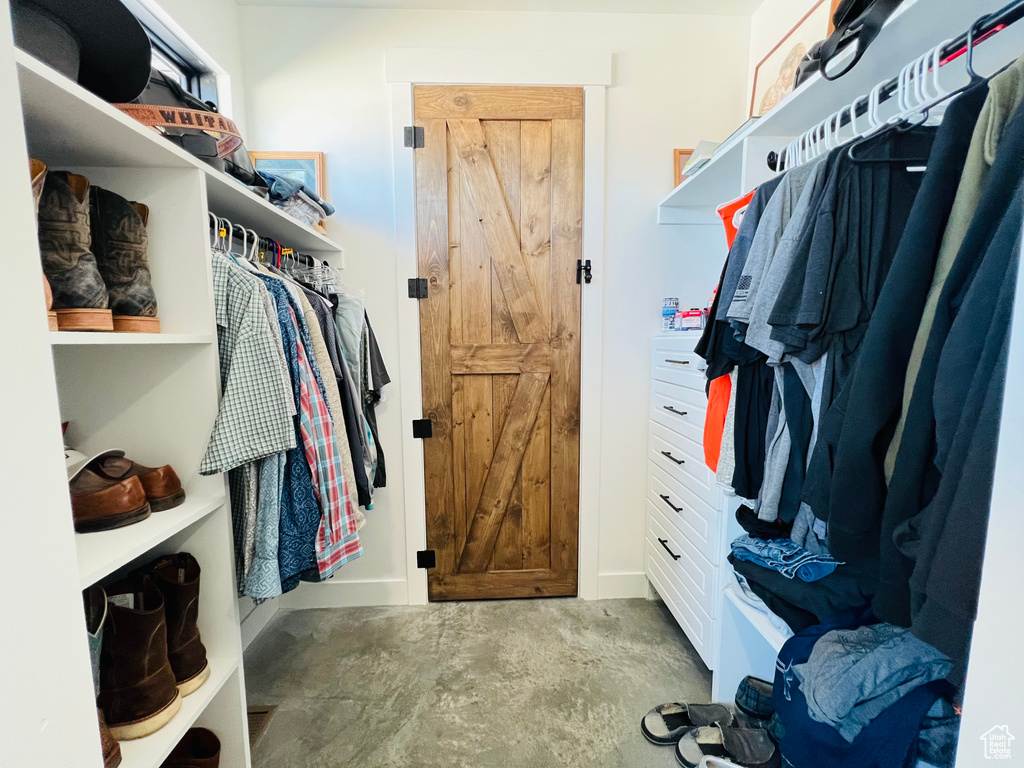 View of walk in closet