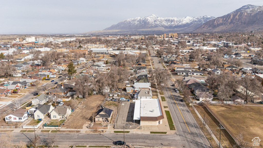 Aerial view with a residential view and a mountain view