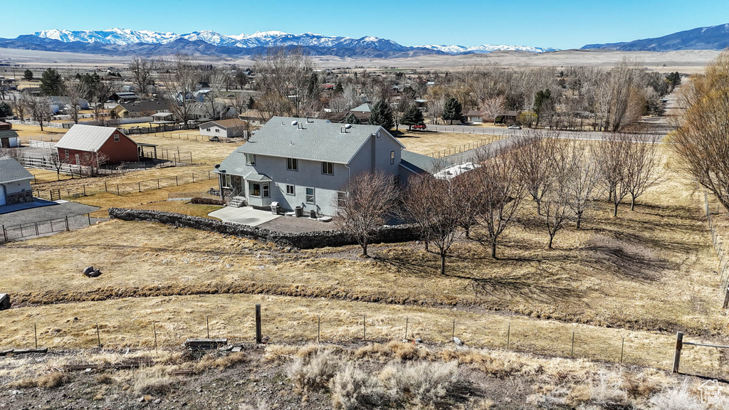 Bird's eye view with a mountain view