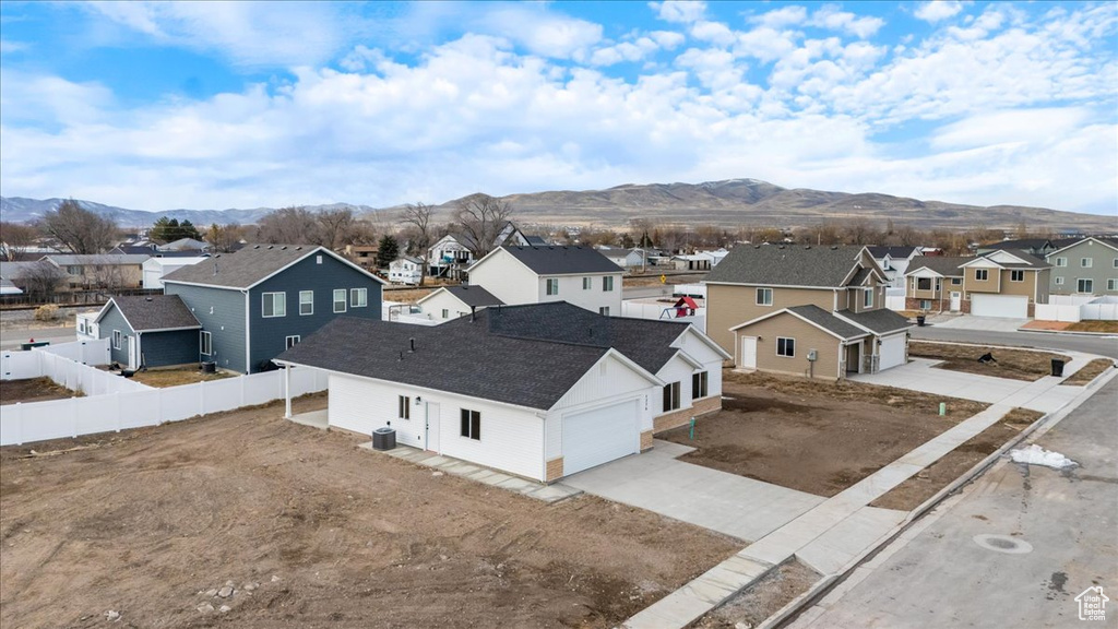 Bird's eye view featuring a residential view and a mountain view