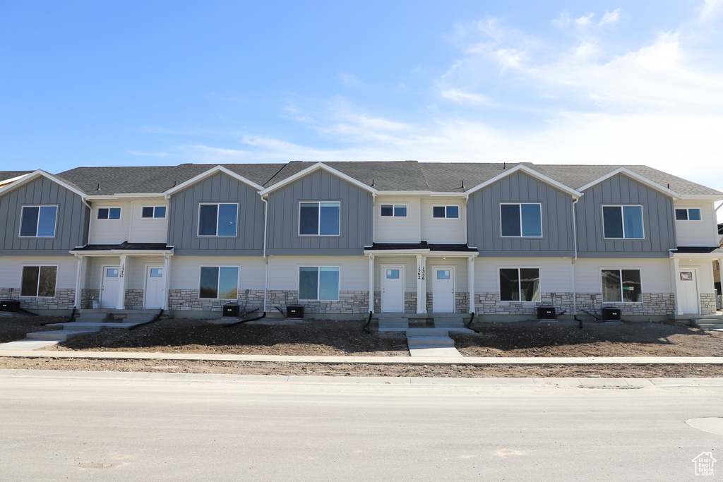 1352 N MEADOW LN Spanish Fork, UT 84660