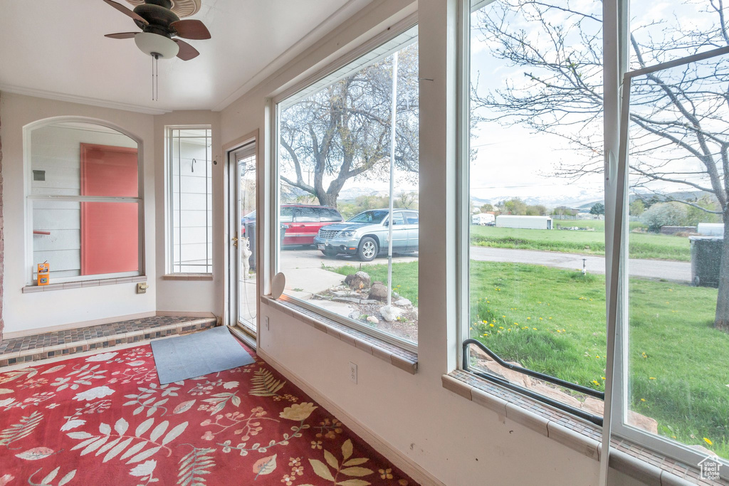 View of sunroom / solarium