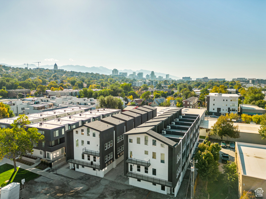 Aerial view with a view of city