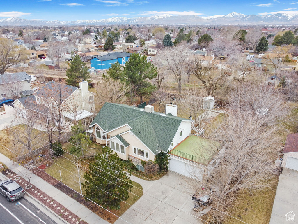 Bird's eye view featuring a mountain view and a residential view