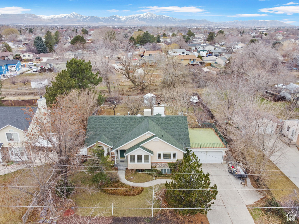 Aerial view with a residential view and a mountain view