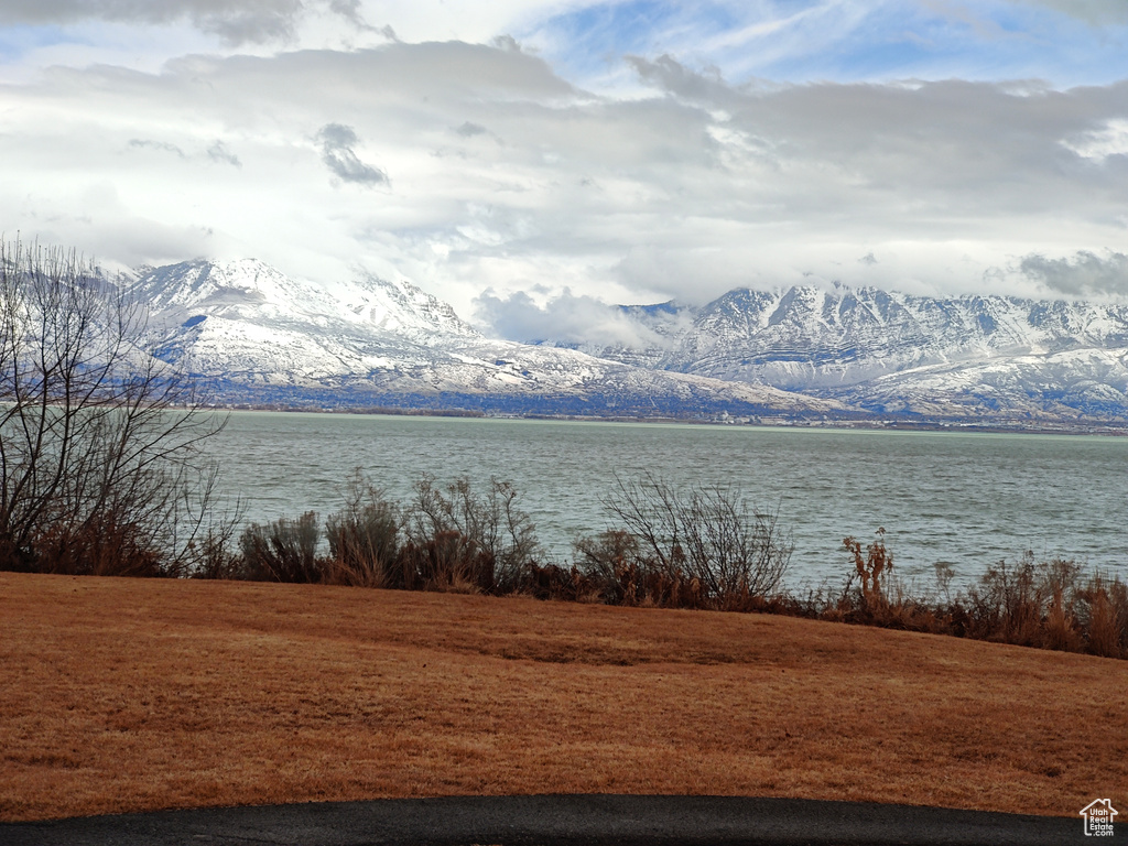 View of water feature featuring a mountain view