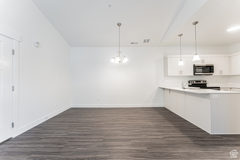 Photo 4 for MLS #2068906 at 4777 S Alder Ln #E303