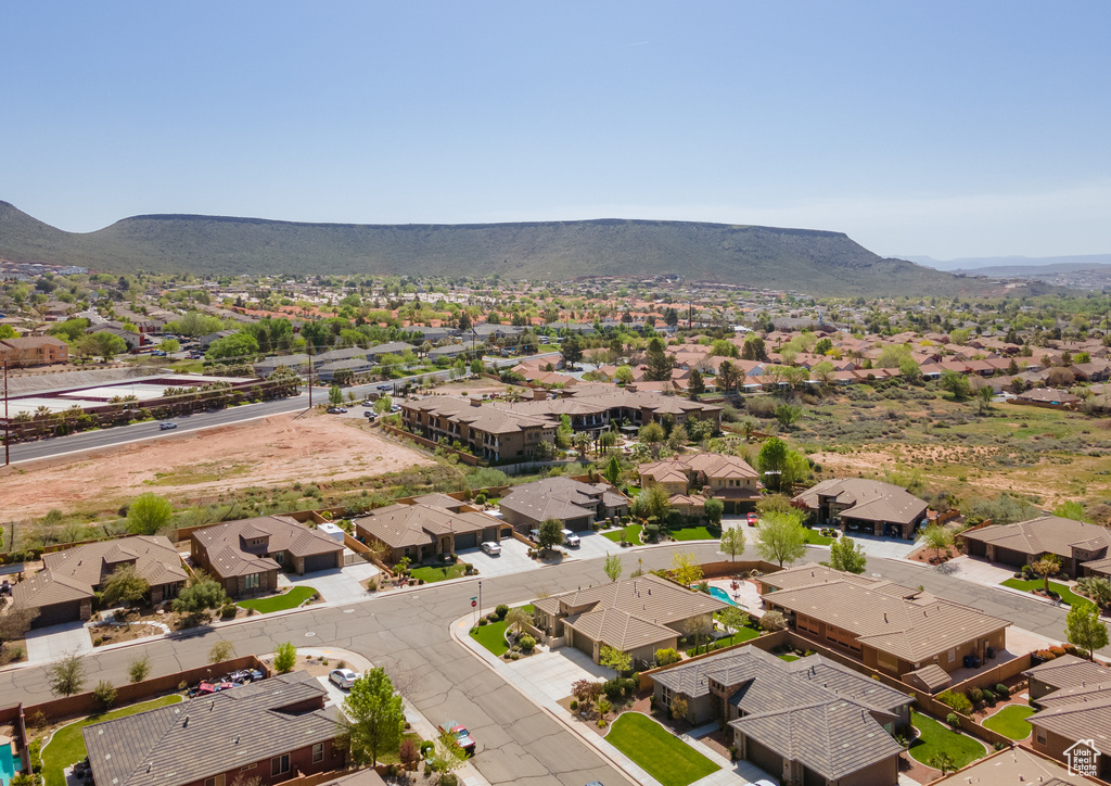 Drone / aerial view featuring a residential view and a mountain view