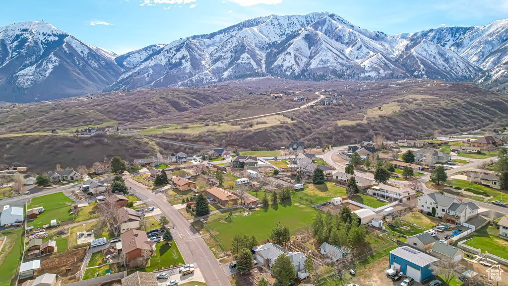 Aerial view with a residential view and a mountain view