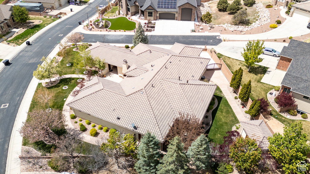 Birds eye view of property featuring a residential view