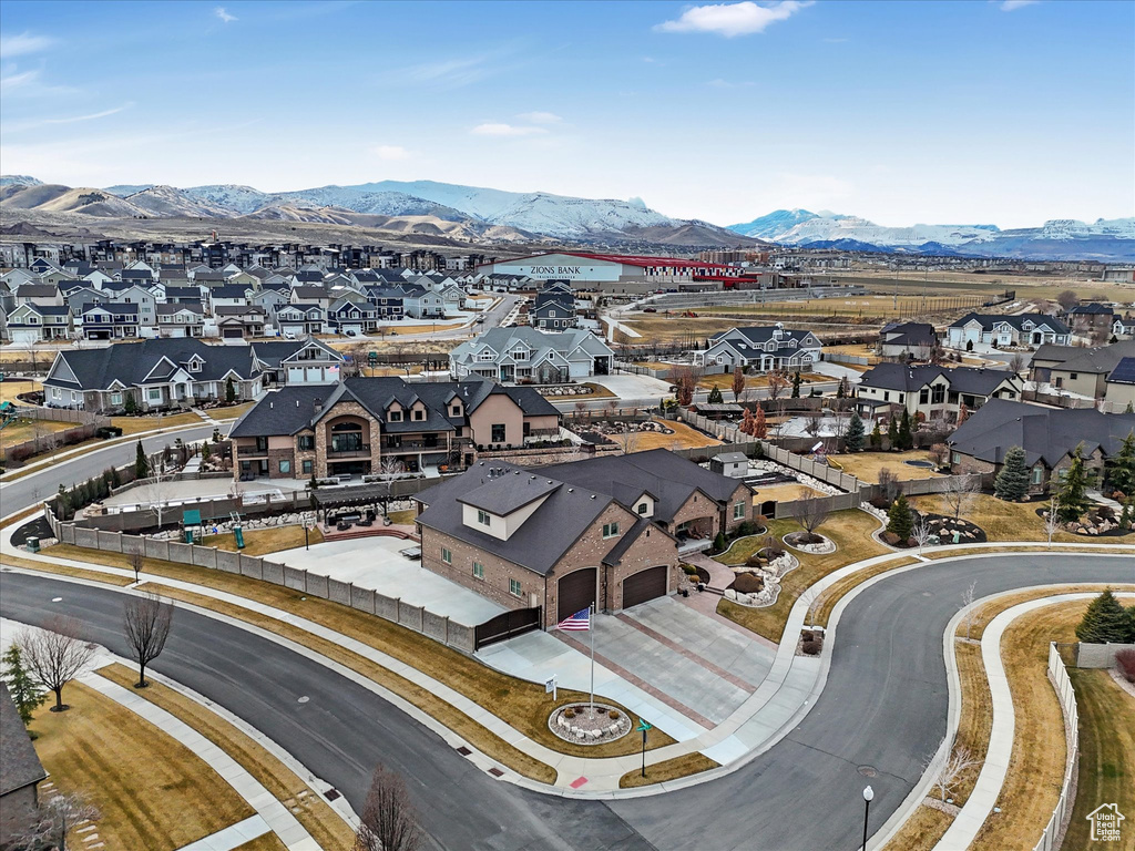 Birds eye view of property featuring a residential view and a mountain view