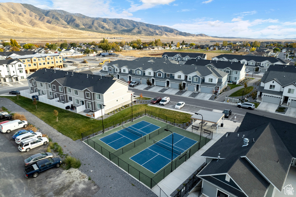 Bird's eye view featuring a mountain view and a residential view