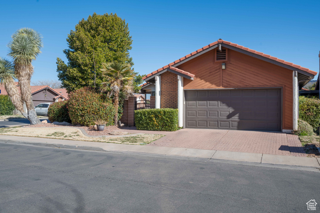 Photo 38 for MLS #2069375 at 545 Valley View Dr  #18