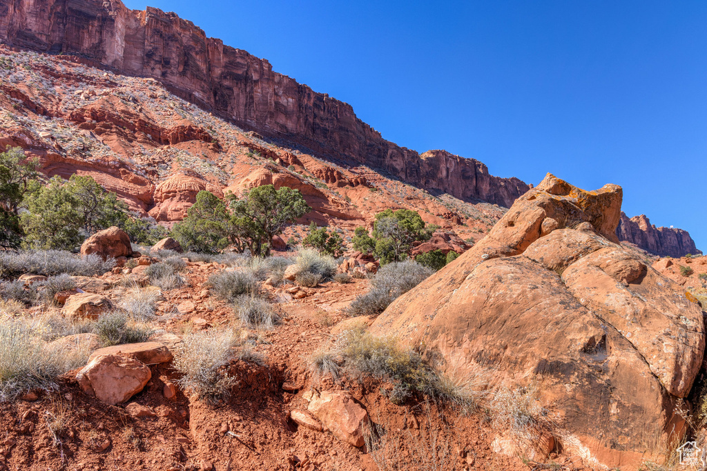 95  BAILEY LN Castle Valley, UT 84532