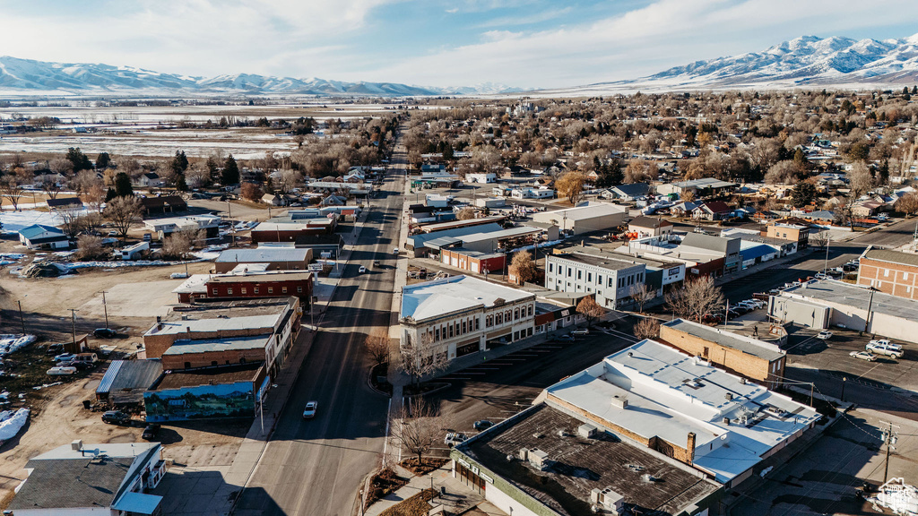 Bird\'s eye view featuring a mountain view