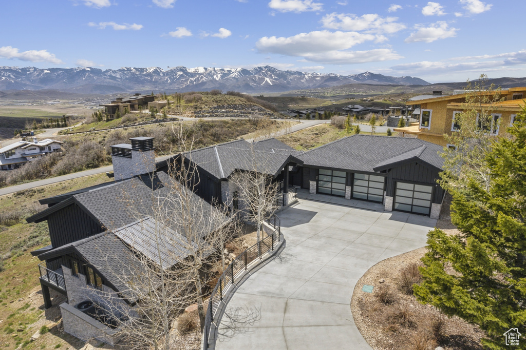 Drone / aerial view featuring a mountain view