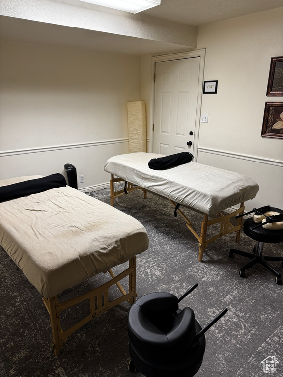 Bedroom with carpet